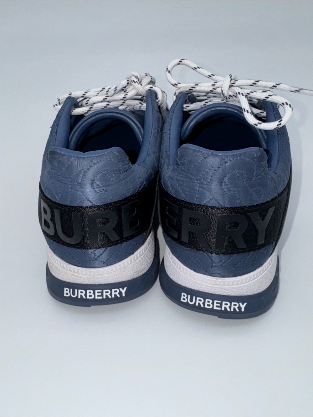 Burberry Boys Brockton Blue Monogram Logo Sneakers Kids size EU 34 US 2 Shoes - Picture 2 of 12